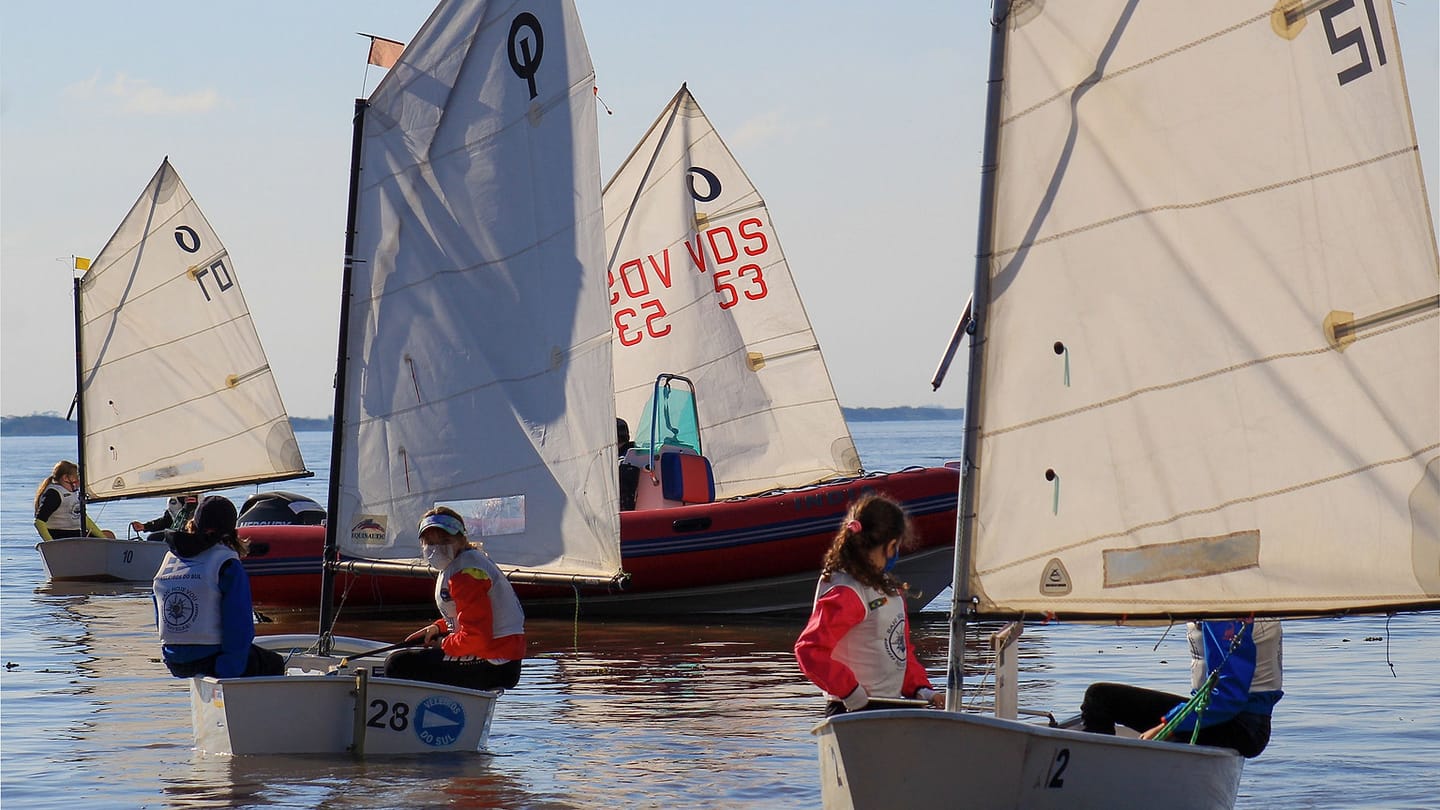 Children sailing together during a supervised session